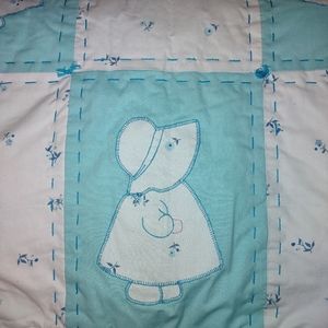 Sun Bonnet Sue Handsewn Baby Quilt